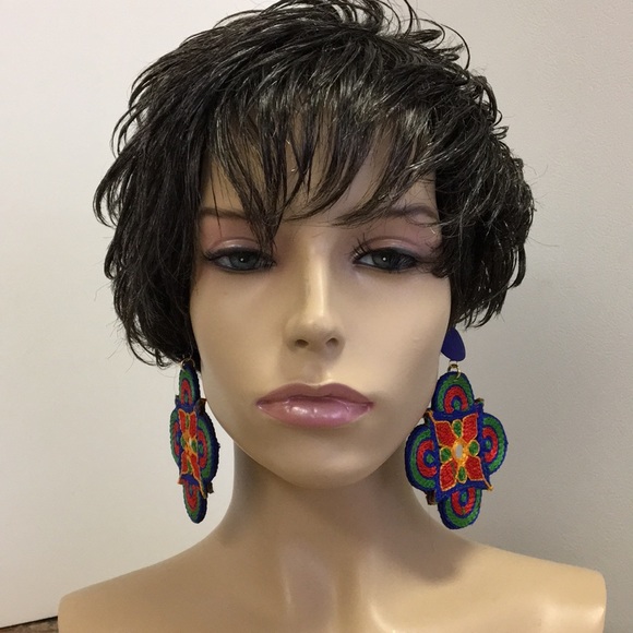 Embroidered Indian Earrings . - Picture 5 of 5